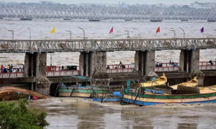 Boats Stranded at Prakasam Barrage to be Dismantled Under Plan B