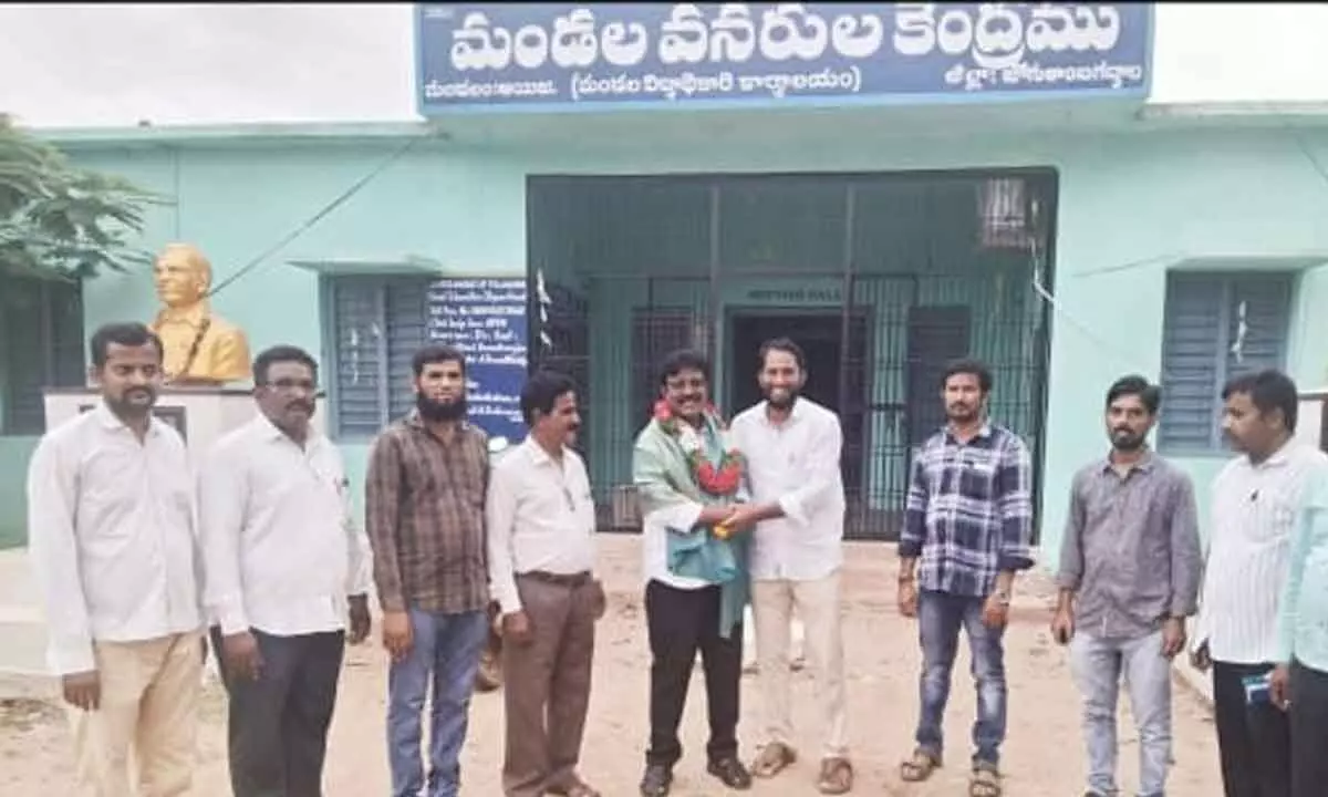 BRSV Jogulamba Gadwal District Coordinator Kurva Pallayya Congratulates Newly Appointed Alampur Mandal MEO Ramulu Dayal