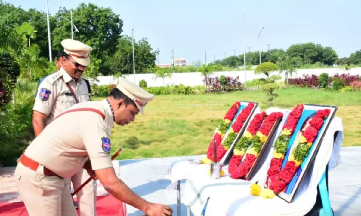 District SP Sri T. Srinivas Rao, IPS, Leads Flag Hoisting Ceremony on Telangana People’s Governance Day