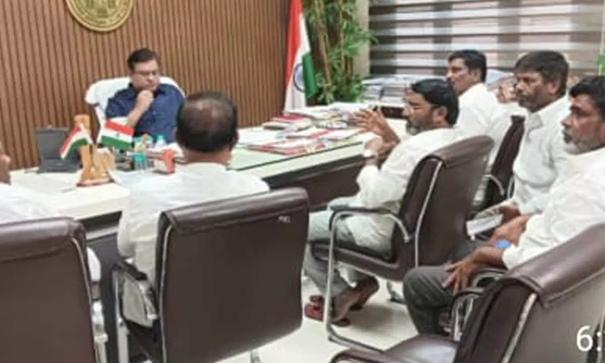 Former MLA Dr. SA Sampath Kumar Meets Irrigation Department Secretary to Address Mallamma Kunta and Chinnoni Palli Reservoir Concerns