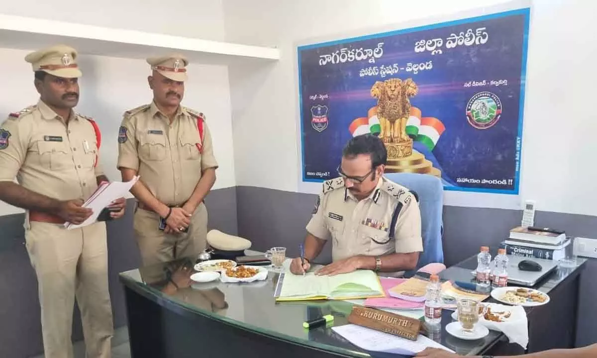 IG Satyanarayana IPS Carries Out Unannounced Inspection at Veldanda Police Station