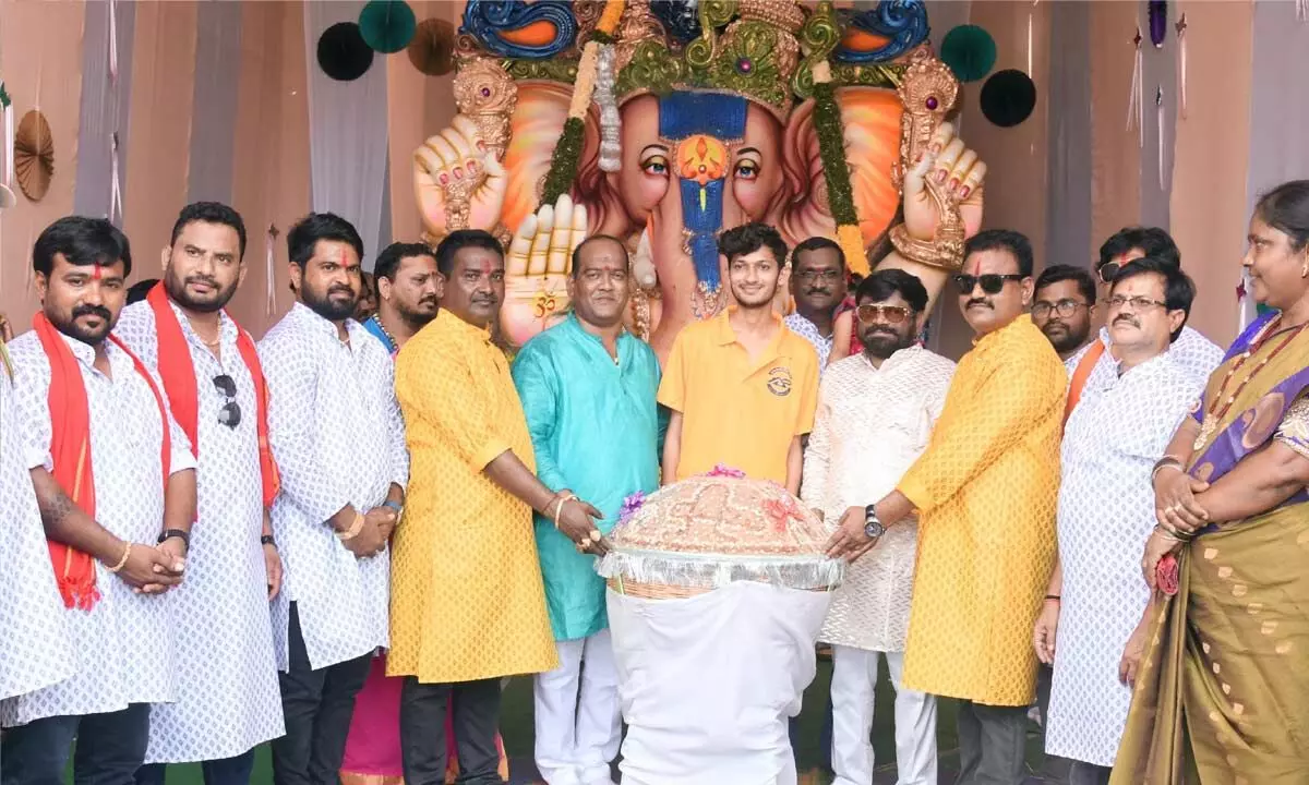 Local Youth Scores 111 kg Vinayaka Laddu in Lucky Draw