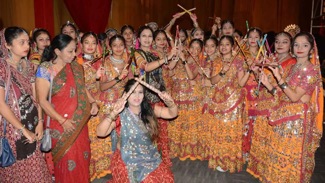 "Navaratri Festivities Begin: Gujaratis and Marwaris Ready to Dance to Garba Rhythms"