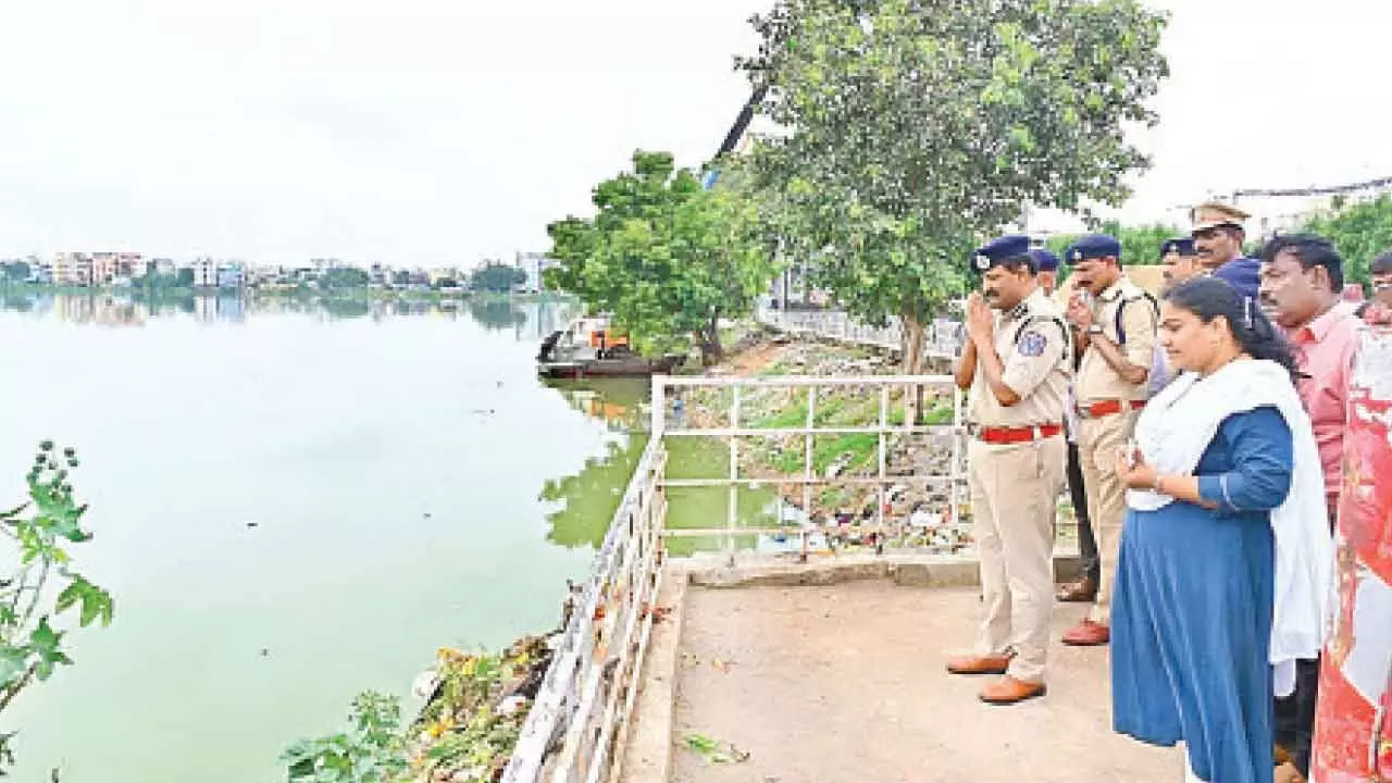 Sudheer Babu Conducts Inspection of Saroornagar Lake