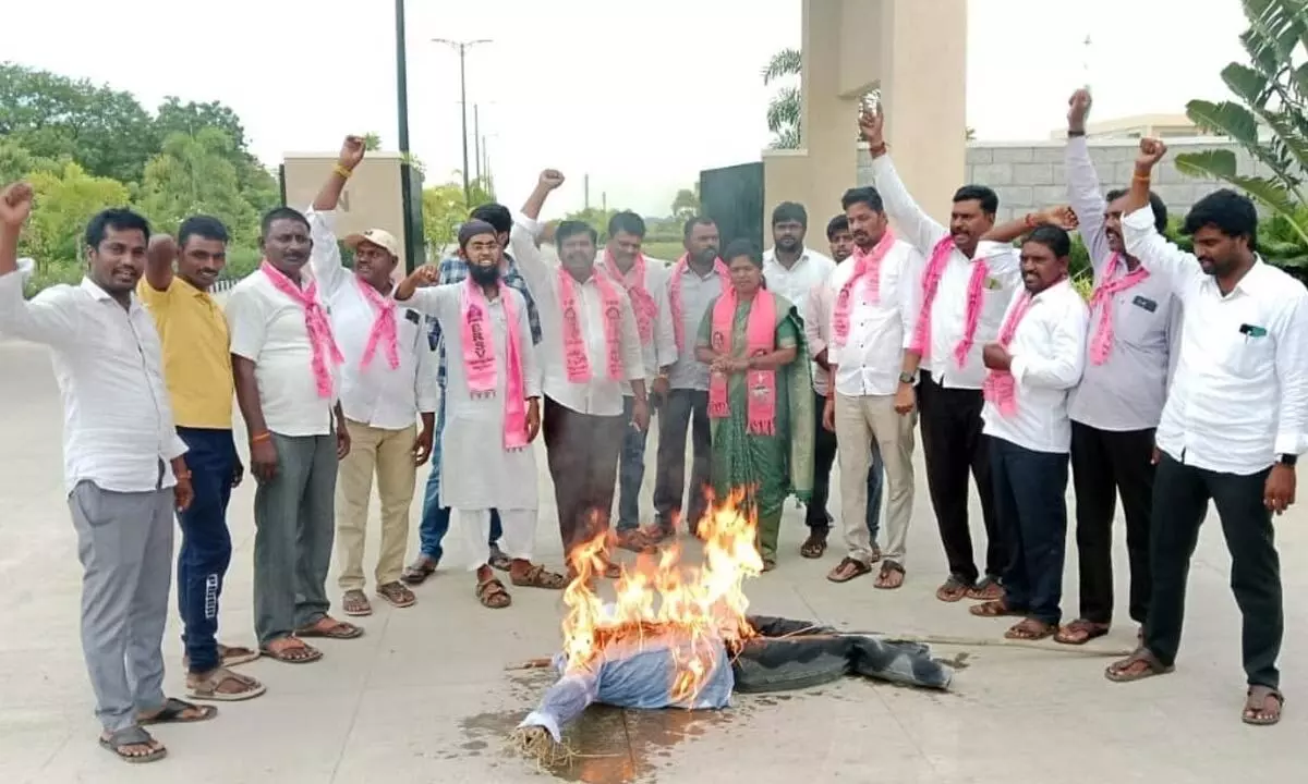 BRS Party Stages Protest Against Government for Halting Rythu Bharosa Scheme During Kharif Season