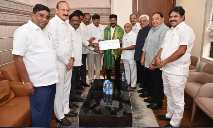 Builders Association of India Contributes Over Rs. 1 Crore to CM Relief Fund for Flood Relief Efforts