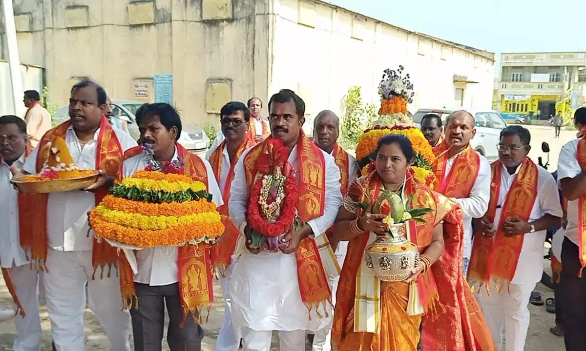 Grand Celebrations Mark Vasavi Mata Shobha Yatra During Sharad Navaratri