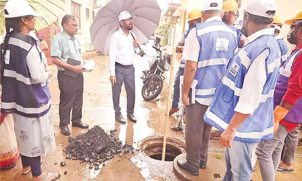 HMWSSB Managing Director Inspects Sewage Overflow-Affected Areas