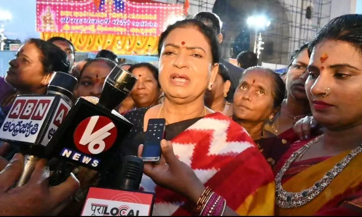 MP DK Aruna Criticizes Congress Government for Bathukamma Restrictions, Denounces Minister's Personal Comments