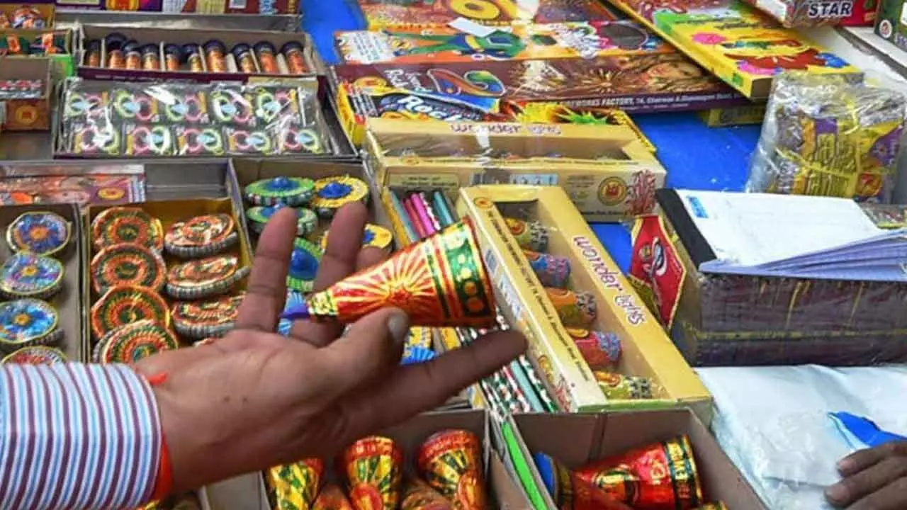 Police to Grant Licenses to Firecracker Retailers