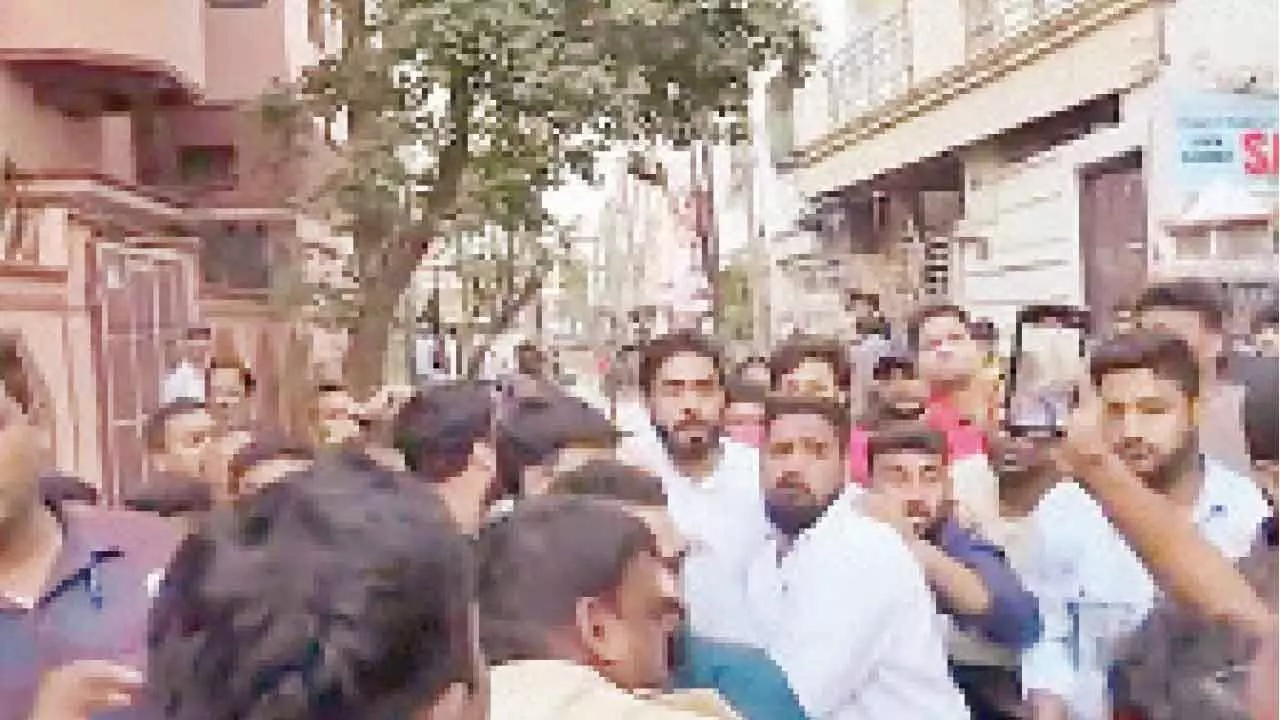 Tensions Flare in Nampally as AIMIM and Congress Supporters Clash