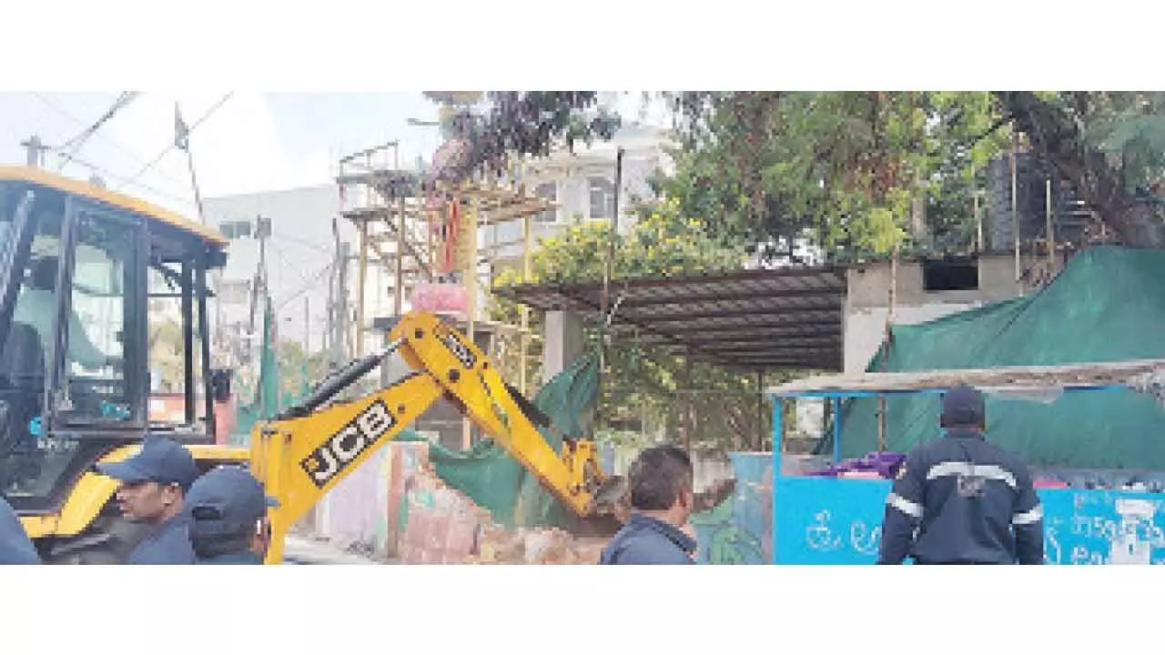 HYDRA Launches Counterattack on Commercial Outlets Encroaching Footpaths