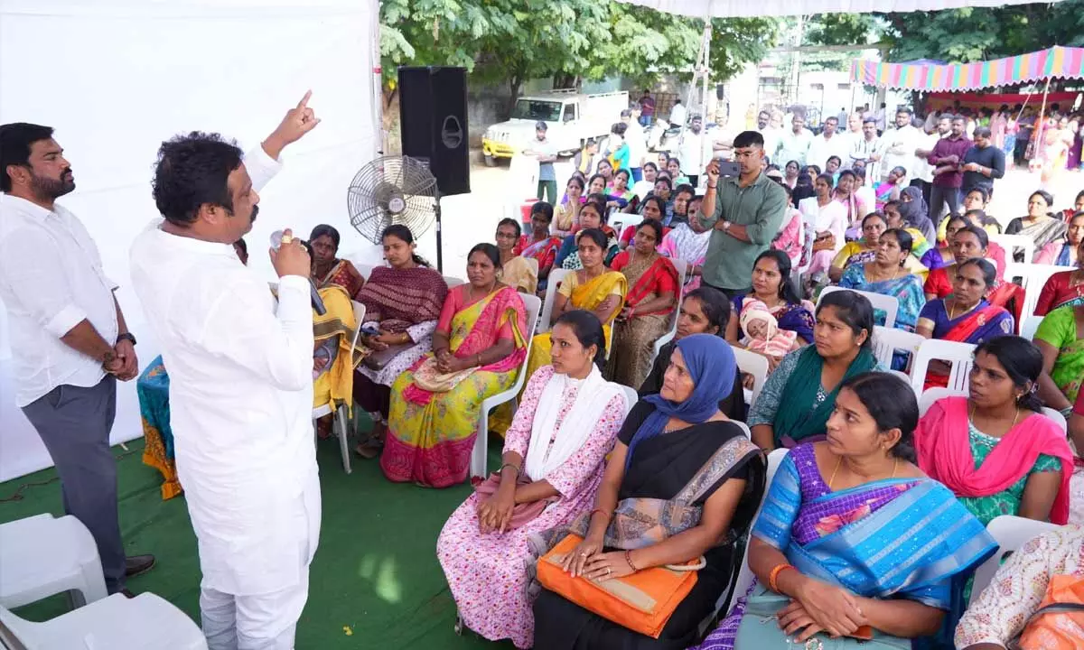 MLA Sri Ganesh Holds Caste Census Meeting with ASHA Workers and Resource Persons