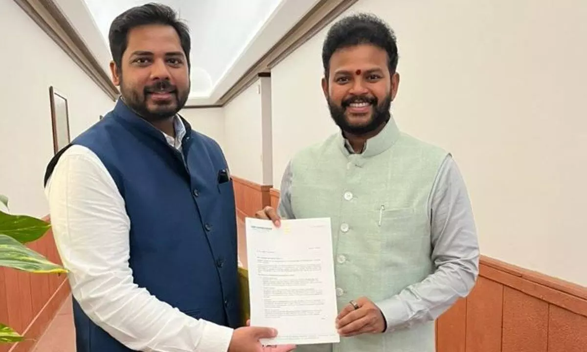 MP Vamshi meets Union Minister Ram Mohan Naidu