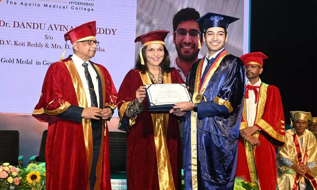 Apollo Medical College celebrates top-performing students at convocation