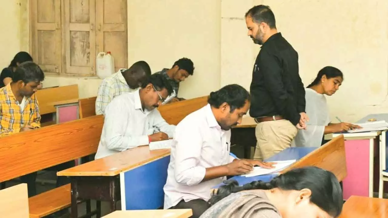 Collector Rahul Sharma visits Group-II exam centers