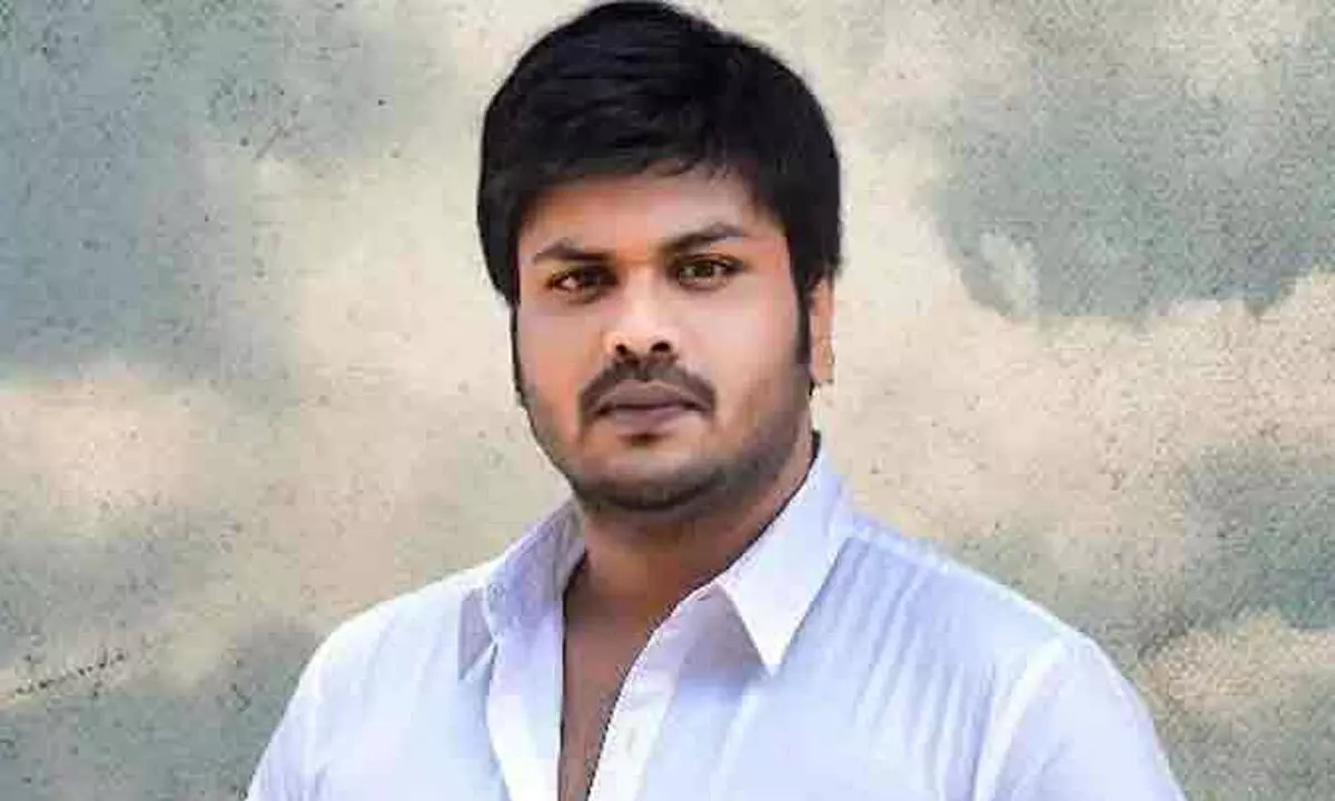 Manchu Manoj Interacts with Police Over Family Dispute