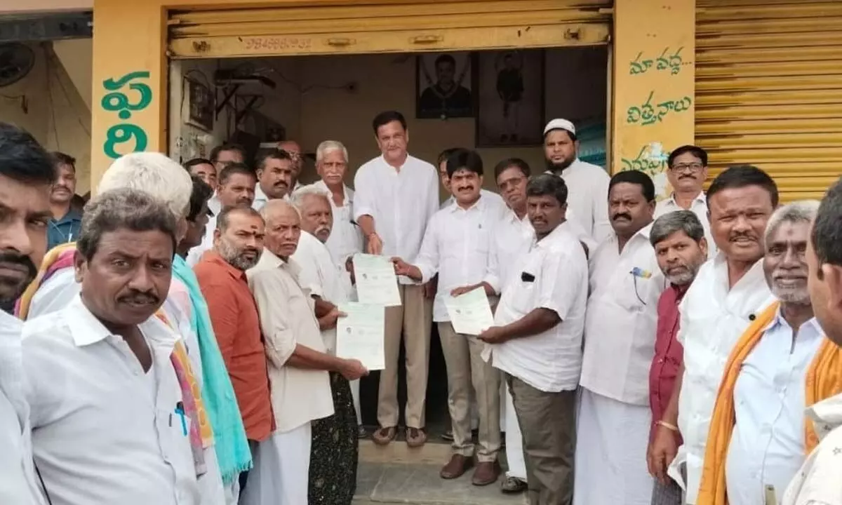 MLC Challa Venkatarami Reddy and MLA Vijaya Kumar Hand Over CMRF Cheques to Beneficiaries in Rajoli Mandal