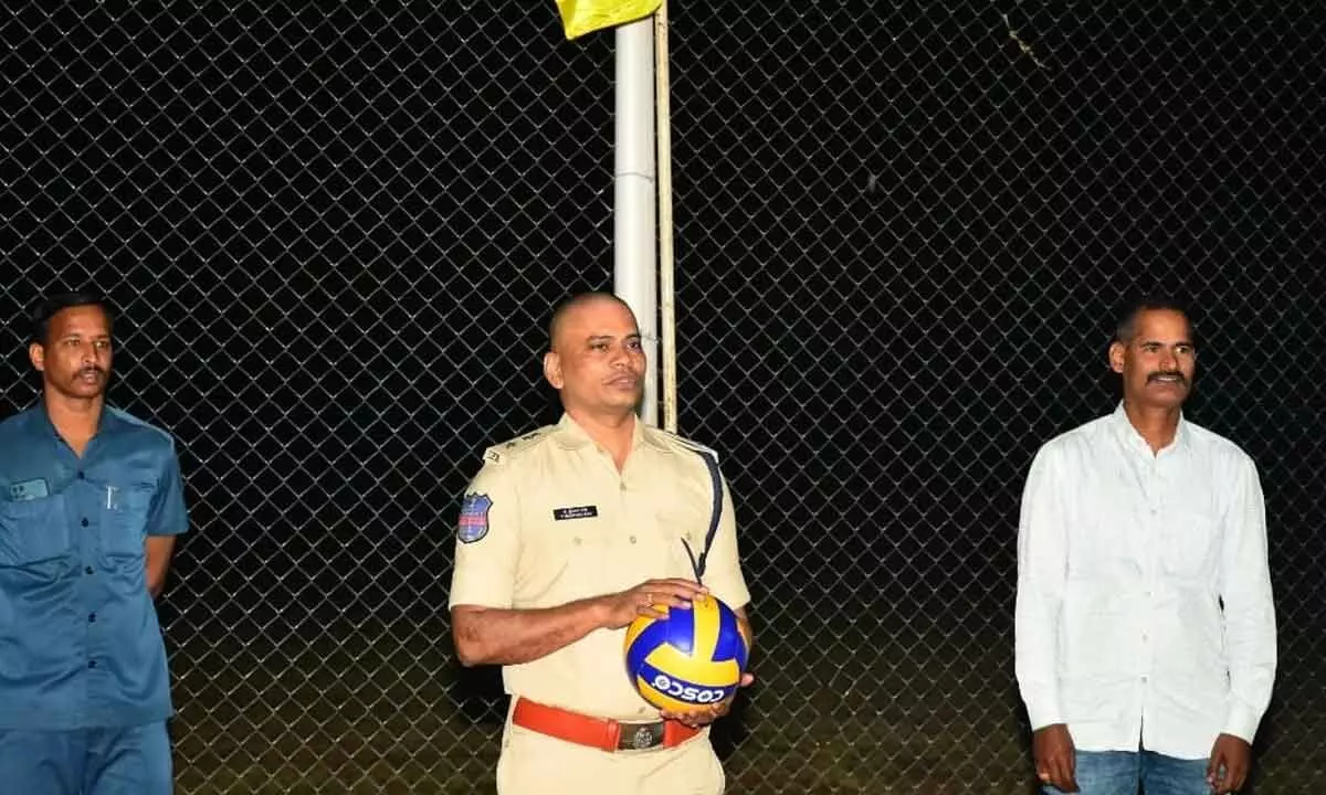 SP T. Srinivas Rao Opens Modern Volleyball Court for Police in Jogulamba Gadwal