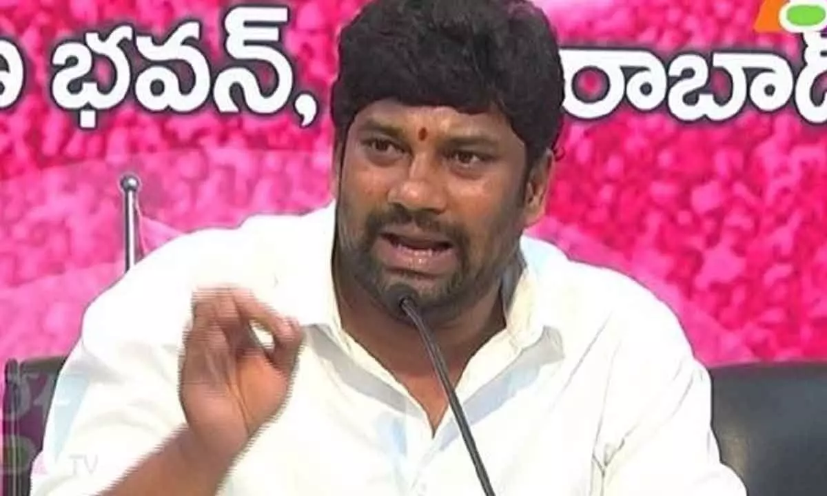 Balka Suman Criticizes Revanth Reddy Over Metro Debt and Project Shortfalls