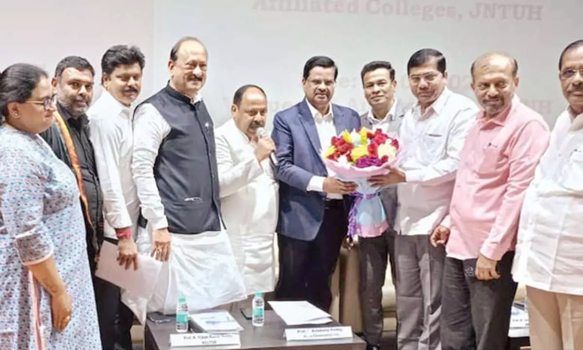 JNTUH conducts meetings with affiliated college heads