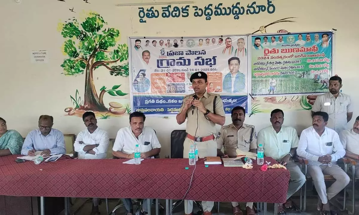 SP Gaikwad Highlights Road Safety and Cyber Crime Awareness at Gram Sabha