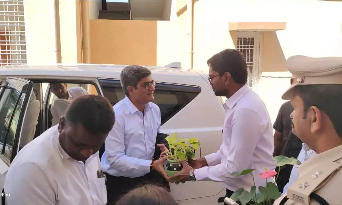 TG High Court Chief Justice warmly welcomed in Wanaparthy