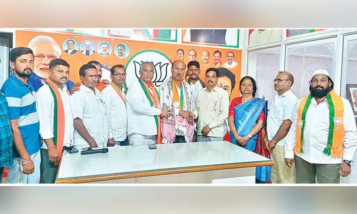 BJP accuses BRS and Congress of neglecting teachers' issues