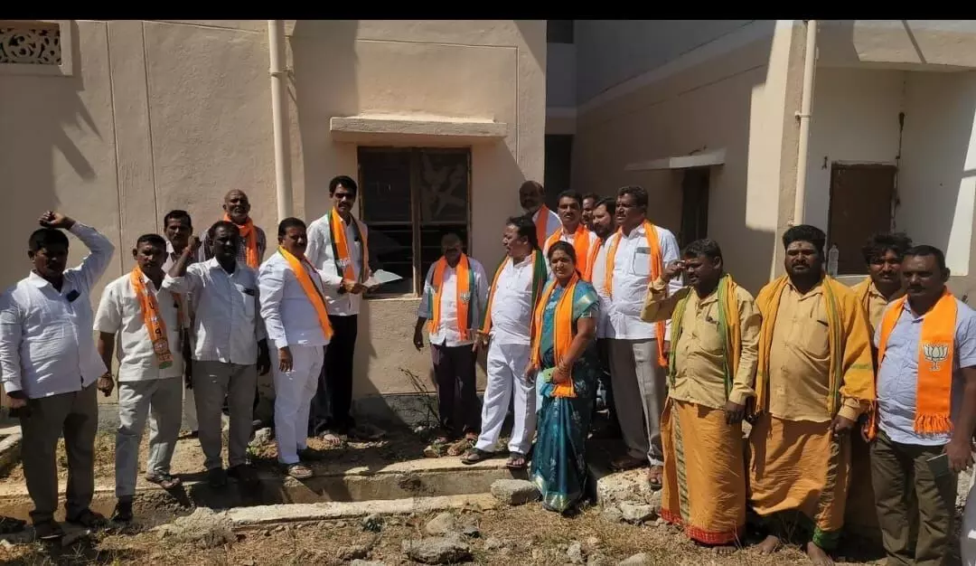 BJP Leaders Call for Fair Distribution of Double Bedroom Houses in Doudarpally, Accuse Congress of Misguiding People