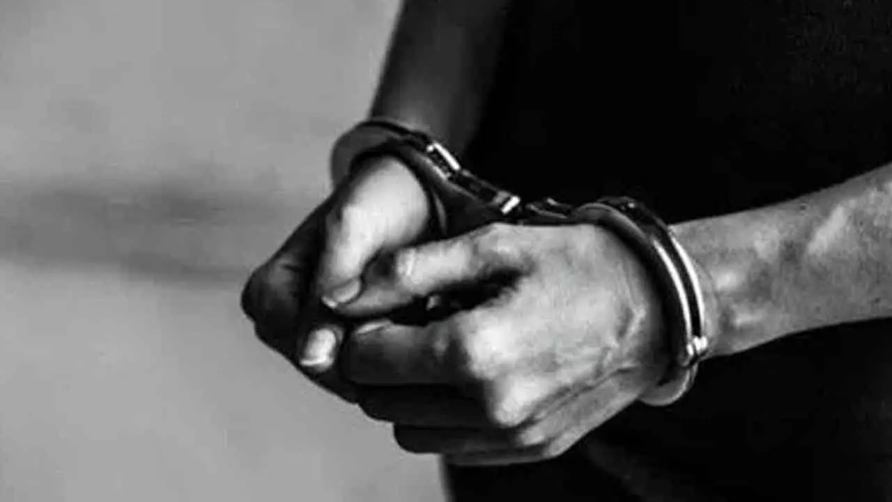 Cyberabad police catch infamous thief