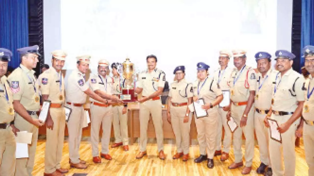 Hyderabad Police Commissioner honors outstanding officers