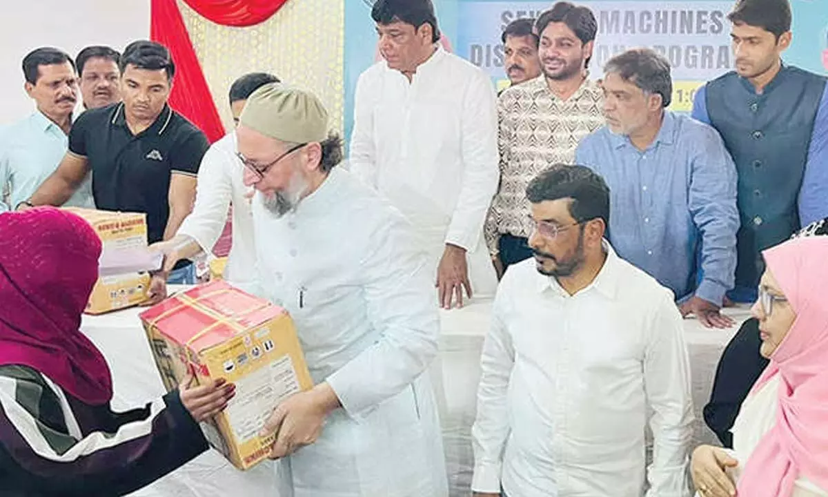 Owaisi hands out sewing machines to women