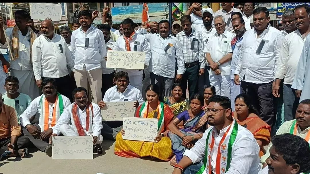 Sarithamma Alleges BJP's Bias Against Telangana, Calls for Union Ministers to Resign