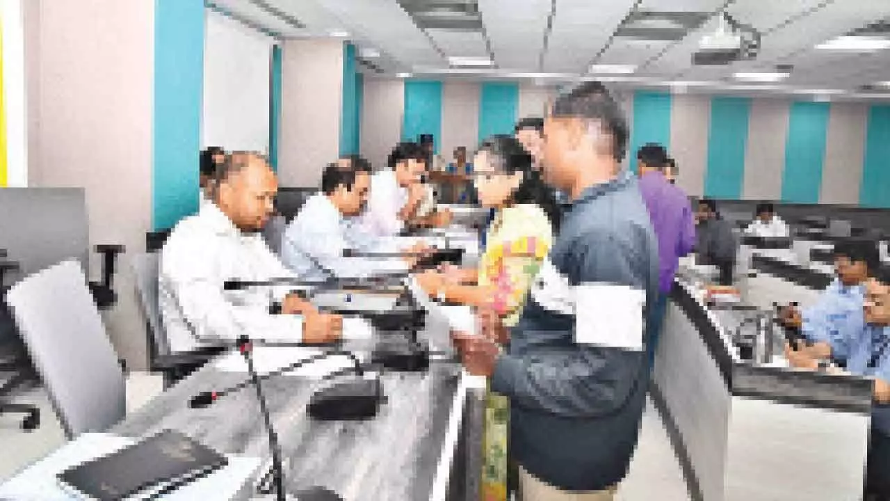 GHMC gets 165 applications at Prajavani