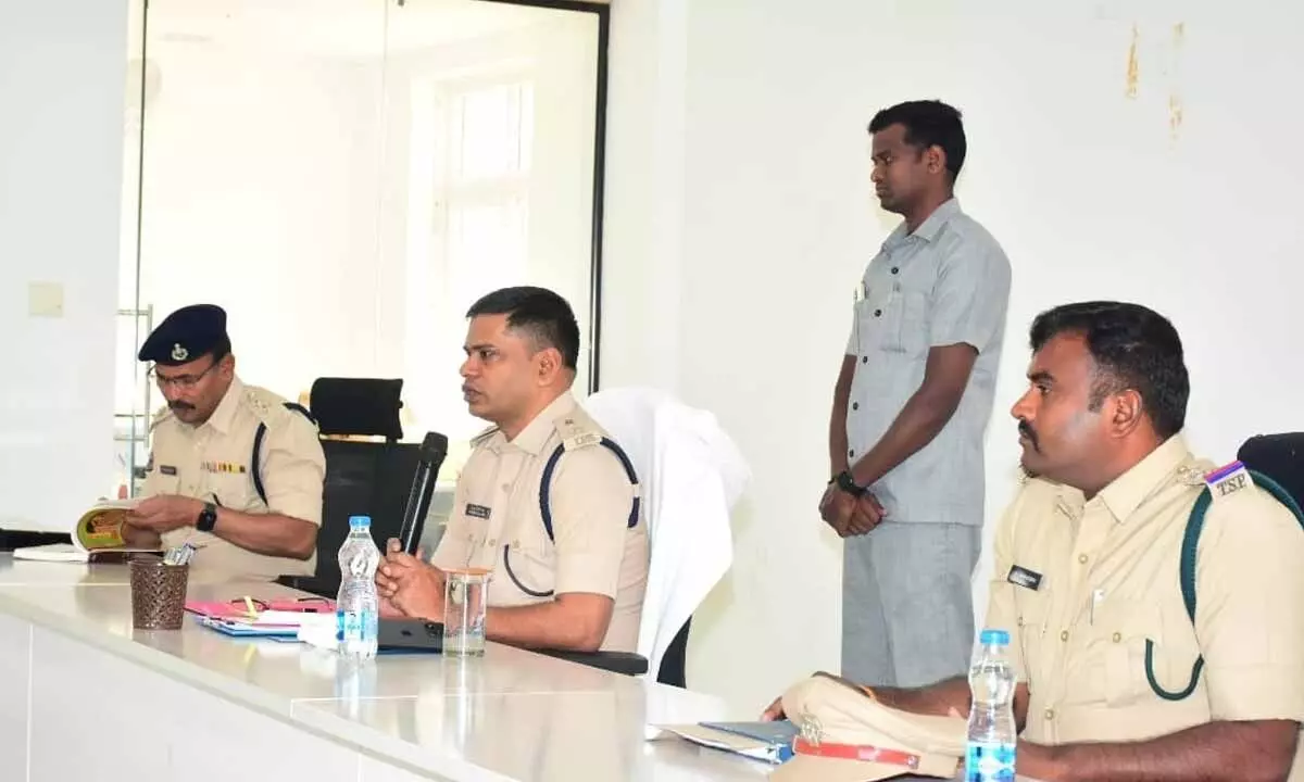 Jogulamba Gadwal SP Holds Meeting to Address Police Personnel Issues