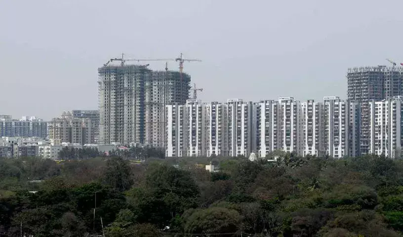 Premium Home Registrations in Hyderabad Rise by 1% While Overall Market Drops 16%